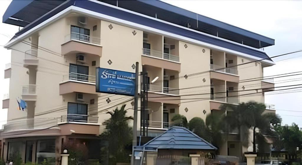 Ritzy House Hotel Chumphon Exterior foto